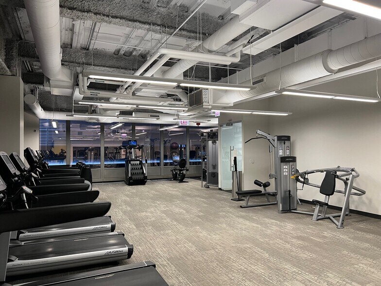 More Photos Of 33 W Monroe St, Chicago Office For Lease