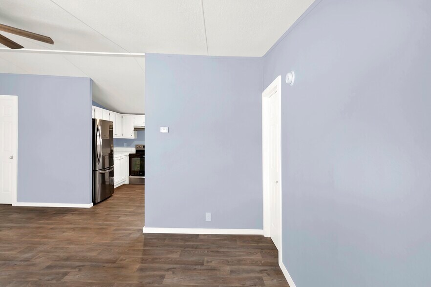 More Photos Of 2806 US Highway 90 W, Hondo Office For Sale