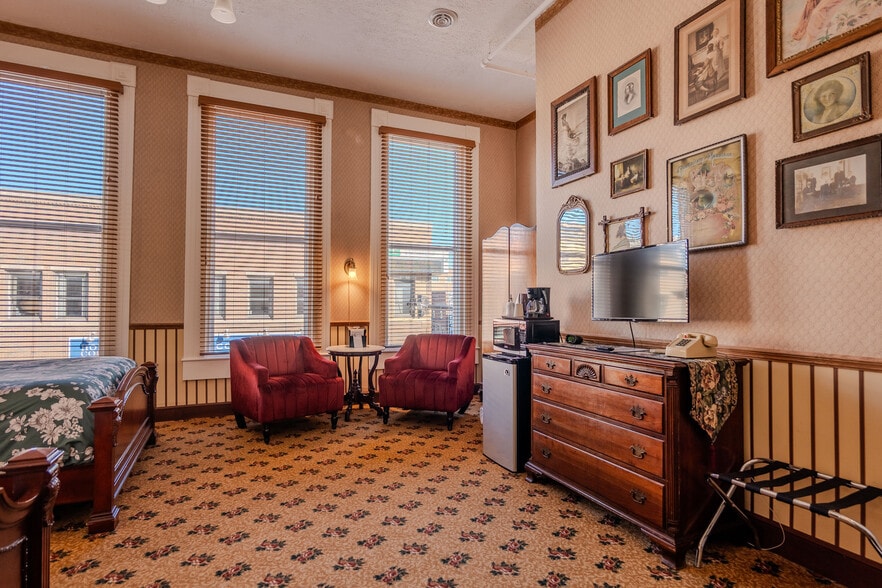 More Photos Of 35 W Jackson St, Millersburg Hotel For Sale