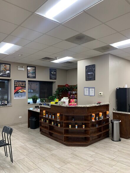 More Photos Of 5600 New Wilke Rd, Rolling Meadows Carwash For Sale