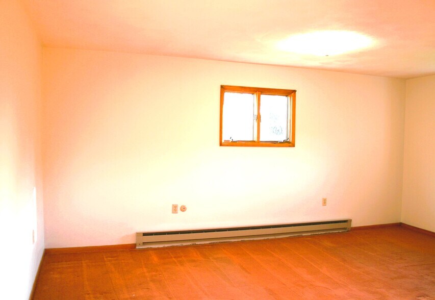 More Photos Of 208 Theatre Rd, Carrolltown Apartments For Sale