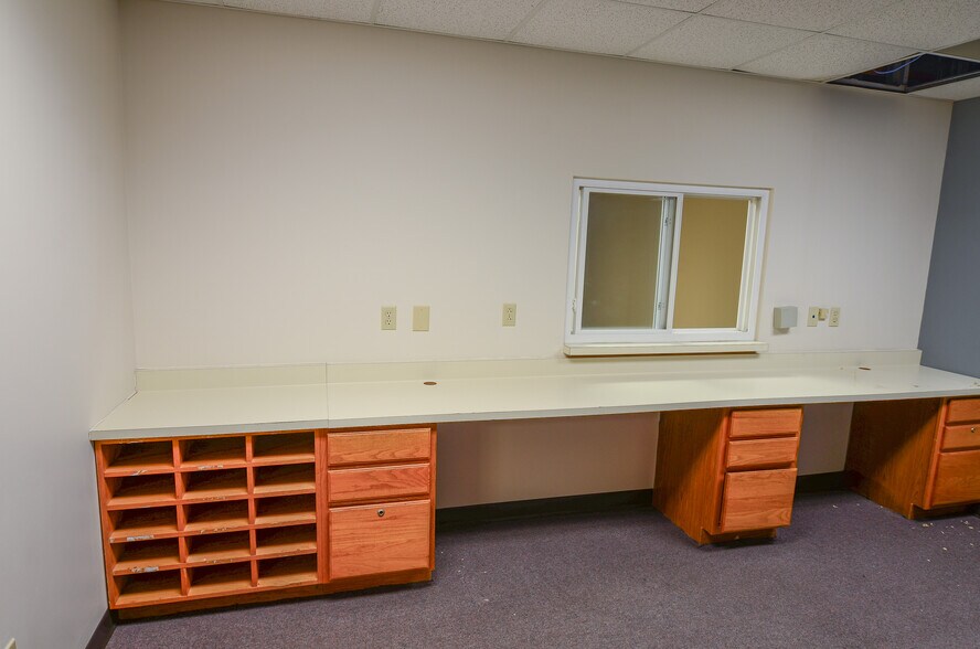 More Photos Of 4701 MacCorkle Ave SE, Charleston Medical For Sale