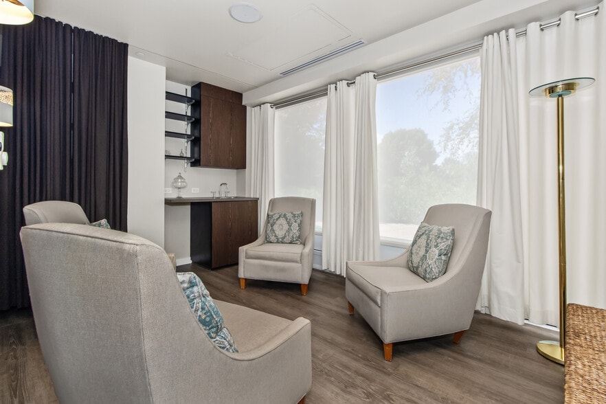 More Photos Of 2300 Chestnut Ave, Glenview Apartments For Sale