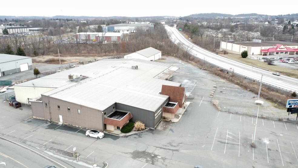More Photos Of 174 Holly Road, Gilbertsville Warehouse For Lease