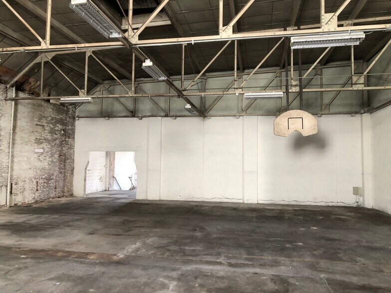 More Photos Of 200 S Hanson St, Philadelphia Warehouse For Sale