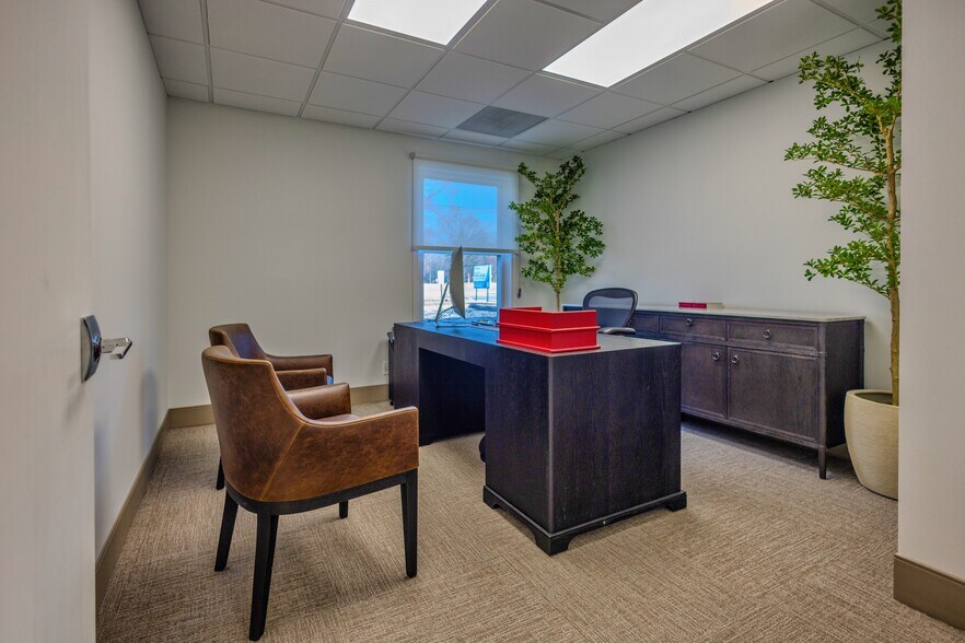 More Photos Of 6912 Main St, Downers Grove Unknown For Lease