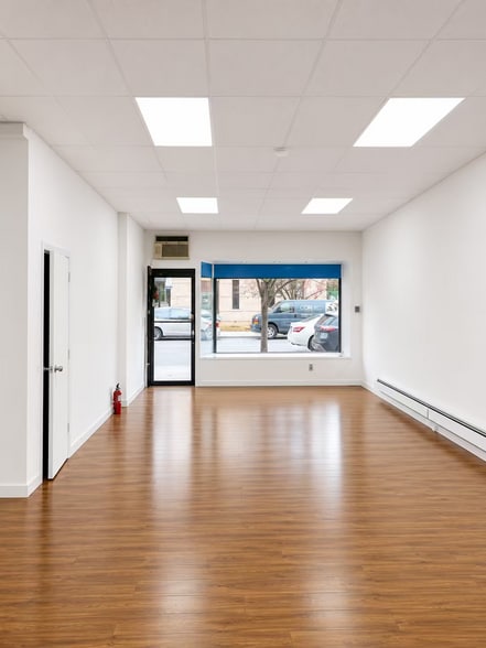 More Photos Of 4117 31st Ave, Astoria Storefront Retail Office For Lease