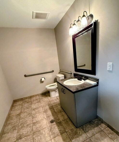 More Photos Of 1034 16th St N, Saint Petersburg Medical For Lease