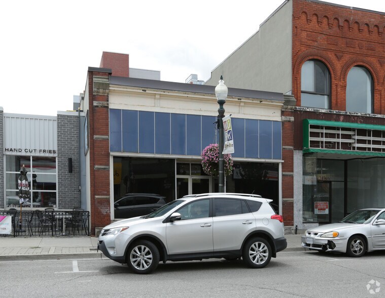 Primary Photo Of 520 Dundas St, Woodstock Storefront For Sale