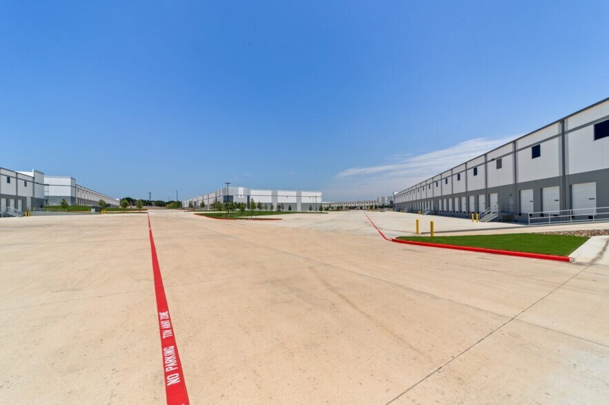 More Photos Of West Avenue and Wurzbach Parkway, San Antonio Unknown For Lease