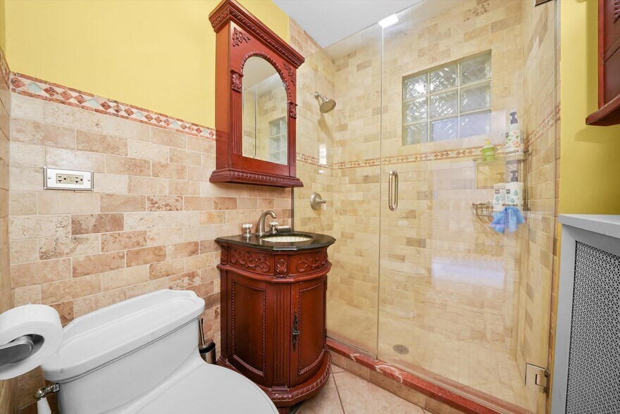 More Photos Of 1303 W Chicago Ave, Chicago Storefront Retail Residential For Sale