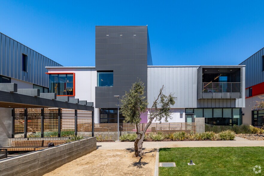 More Photos Of 2250 E Maple Ave, El Segundo Loft Creative Space For Sale