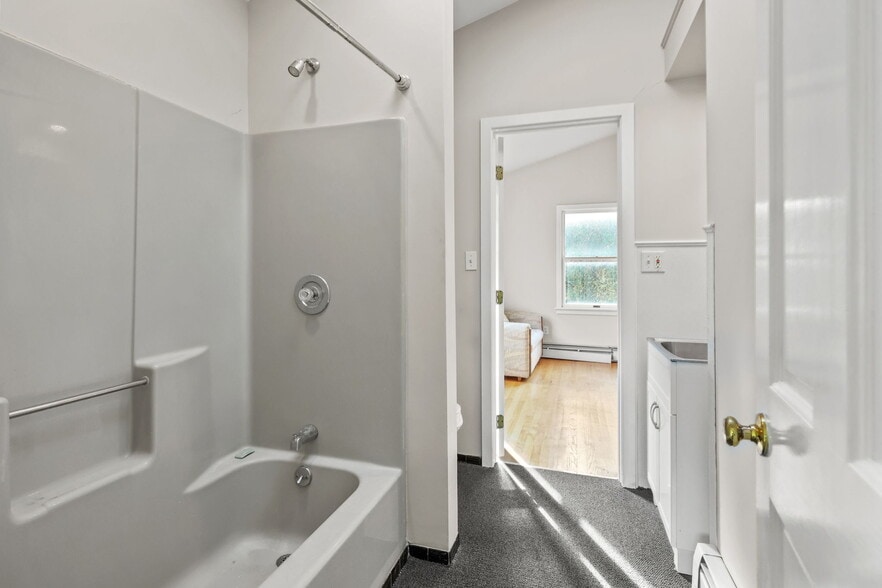 More Photos Of 863 State Rd, Princeton Medical For Lease