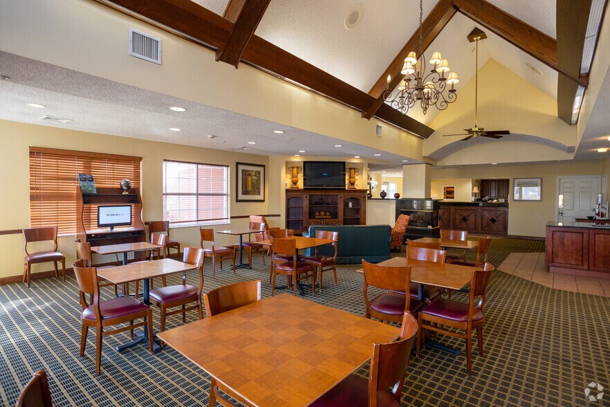 More Photos Of 1111 E I 240 Service Rd, Oklahoma City Hotel For Sale