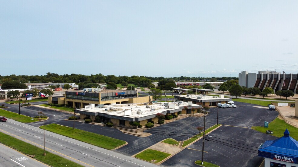 More Photos Of 2007 Texoma Pky, Sherman Unknown For Lease