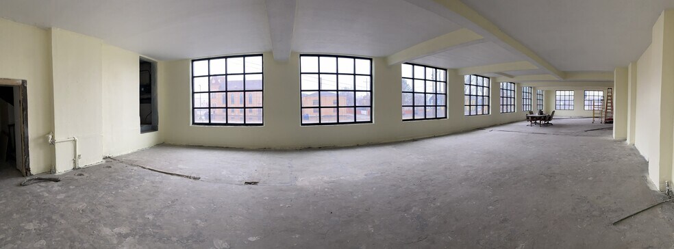 More Photos Of 50 S Broad St, Middletown Warehouse For Sale