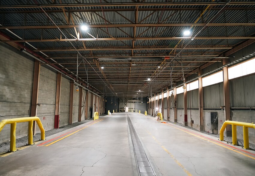 More Photos Of 3363 Davis Rd, Thorold Warehouse For Lease