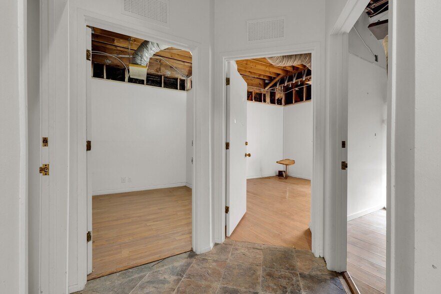 More Photos Of 2951-2953 Lincoln Blvd, Santa Monica Loft Creative Space For Sale