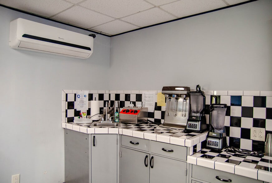 More Photos Of 2003 Oneida Valley Rd, Karns City Restaurant For Sale