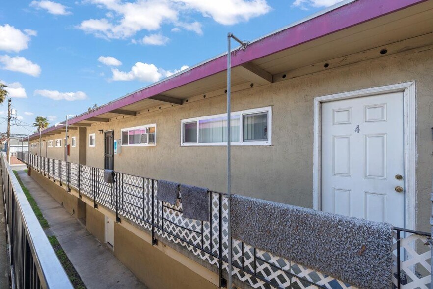 More Photos Of 25039 Cypress Ave, Hayward Apartments For Sale