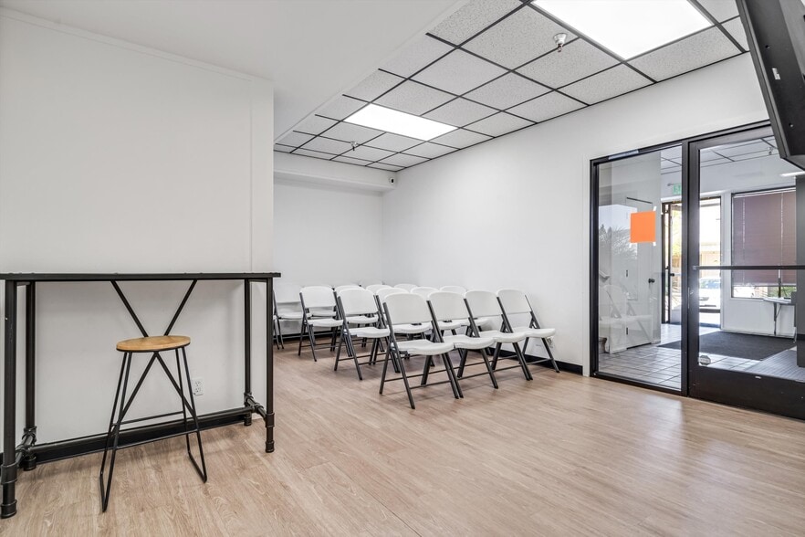 More Photos Of 6640 Redwood Dr, Rohnert Park Office For Sale