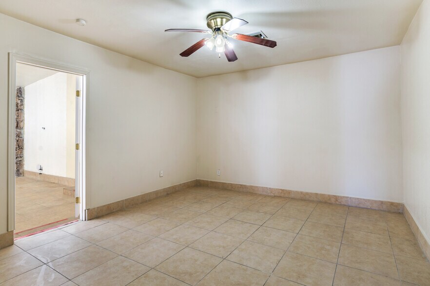 More Photos Of 947 W Ramsey St, Banning Freestanding For Sale