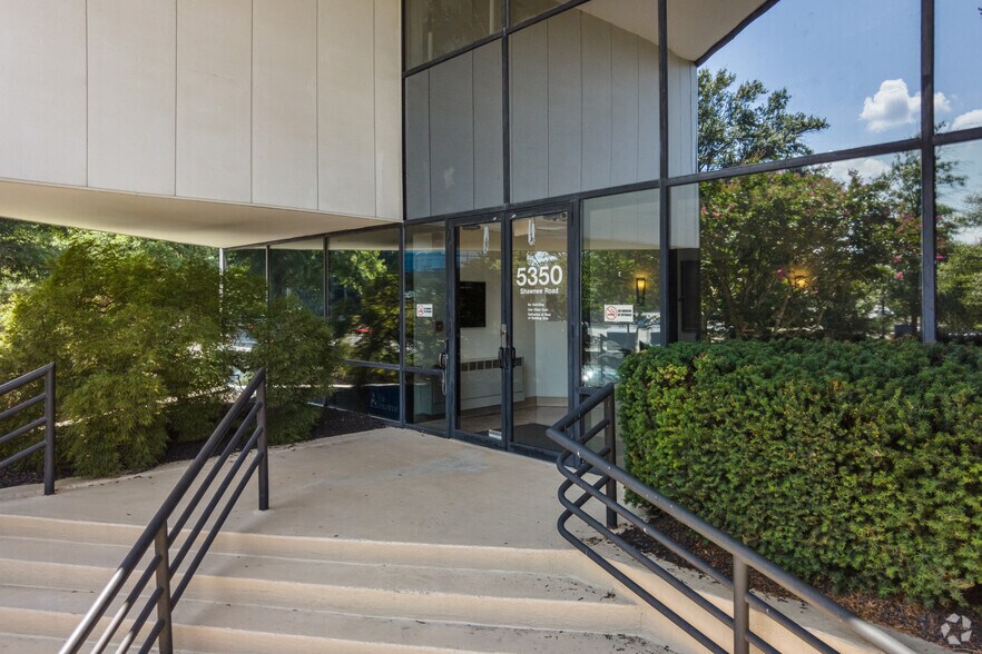 More Photos Of 5350 Shawnee Rd, Alexandria Medical For Sale