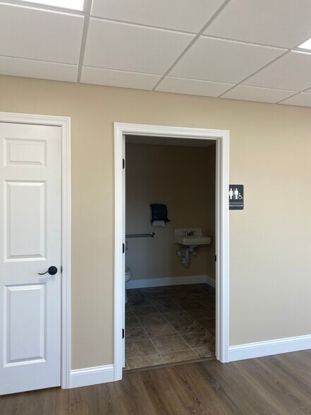 More Photos Of 6 Ricketts Pond Drive, Carver Light Distribution For Lease