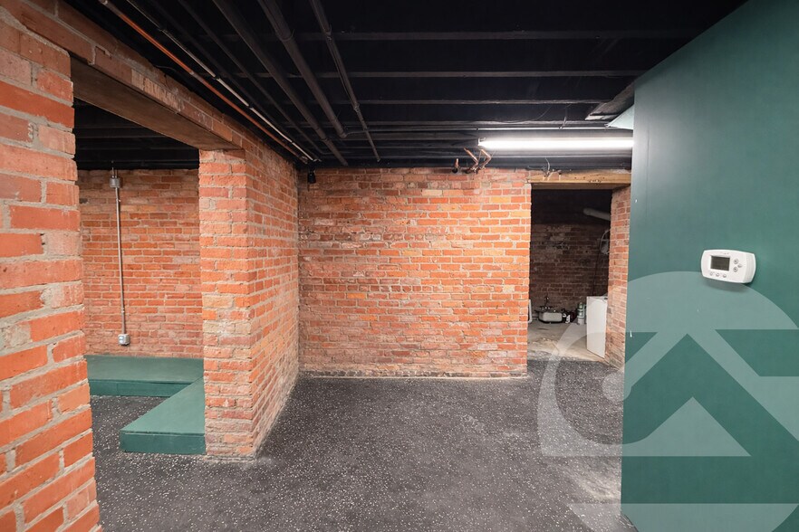 More Photos Of 1440-1446 Michigan Ave, Detroit Bar For Lease