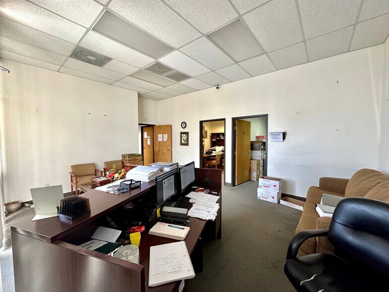 More Photos Of 6000 S Eastern Ave, Las Vegas Light Distribution For Lease