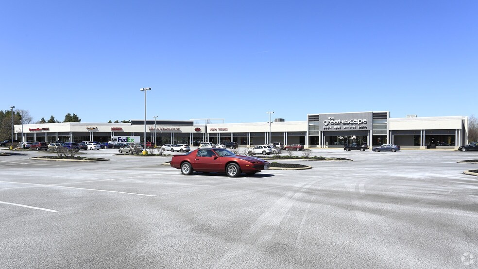 Primary Photo Of 17200-17290 Royalton Rd, Strongsville Freestanding For Lease