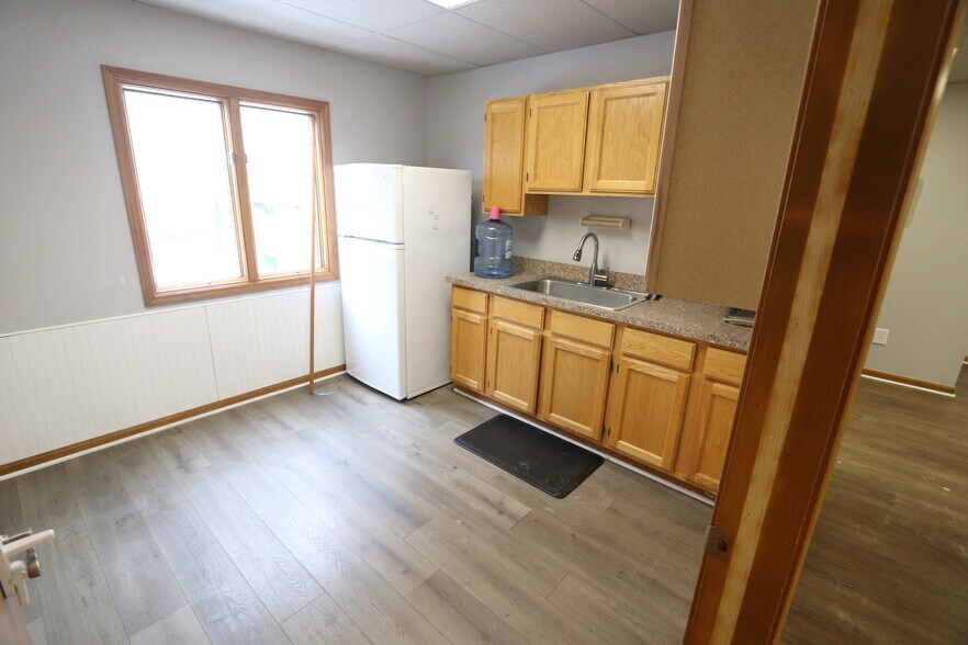 More Photos Of 3471 E Grand River Ave, Howell Office For Lease