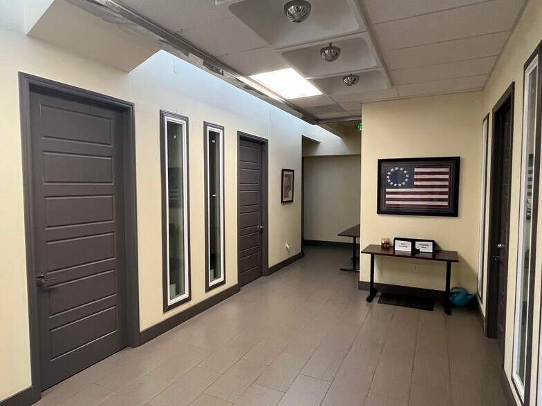 More Photos Of 149 W Yokuts Ave, Stockton Office For Lease