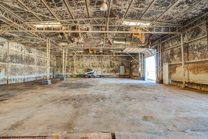 More Photos Of 510 Valencia Ave, Lubbock Warehouse For Sale