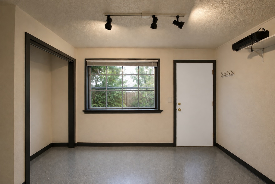 More Photos Of 3201 Northwest Ave, Bellingham Unknown For Lease