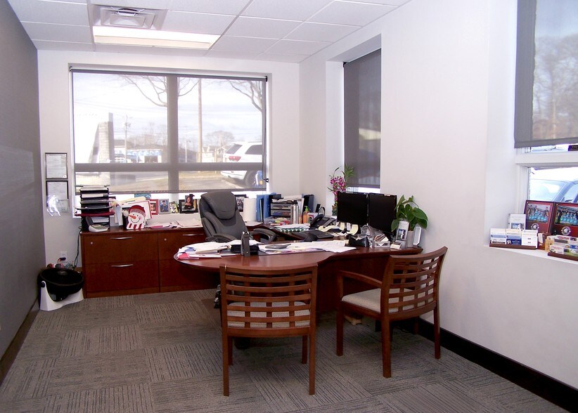 More Photos Of 627 Horseblock Rd, Farmingville Loft Creative Space For Sale