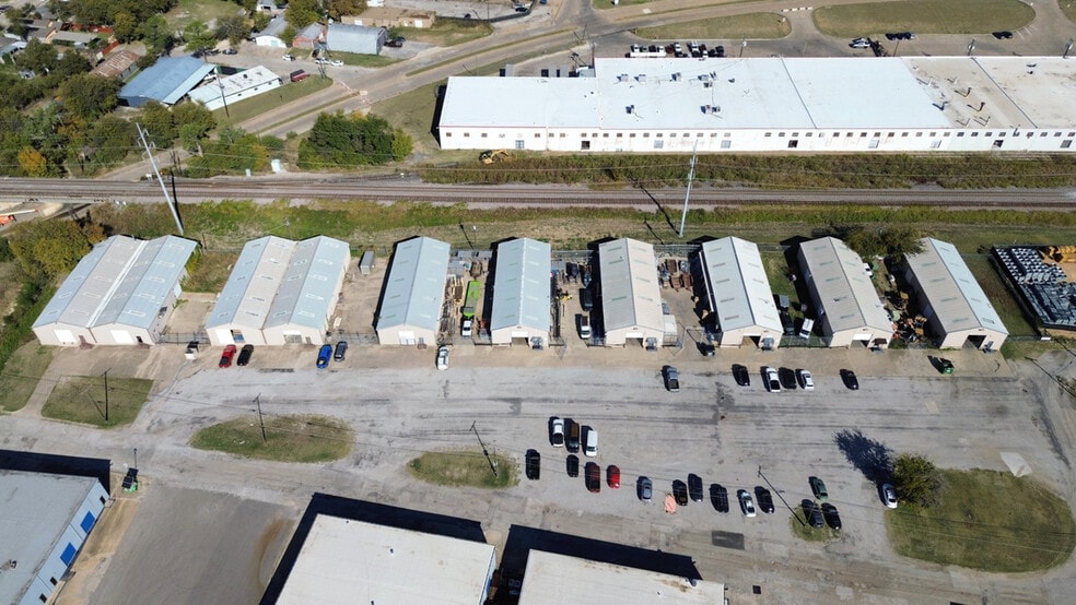 More Photos Of 5709 Hart St, Fort Worth Warehouse For Lease
