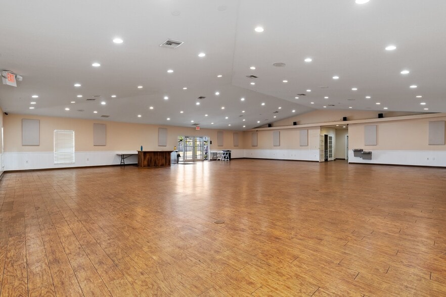 More Photos Of 2421 Tamiami Trl, Port Charlotte Office For Sale