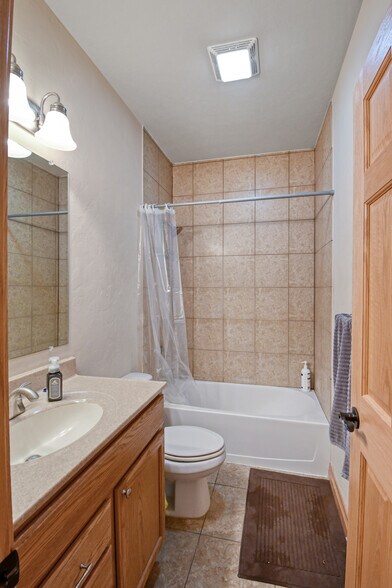 More Photos Of 299 Prairie Dr, Stanley Office For Sale