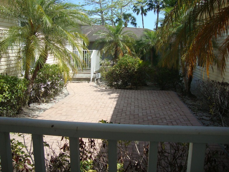 More Photos Of 12851-12853 Banyan Creek Dr, Fort Myers Office For Lease