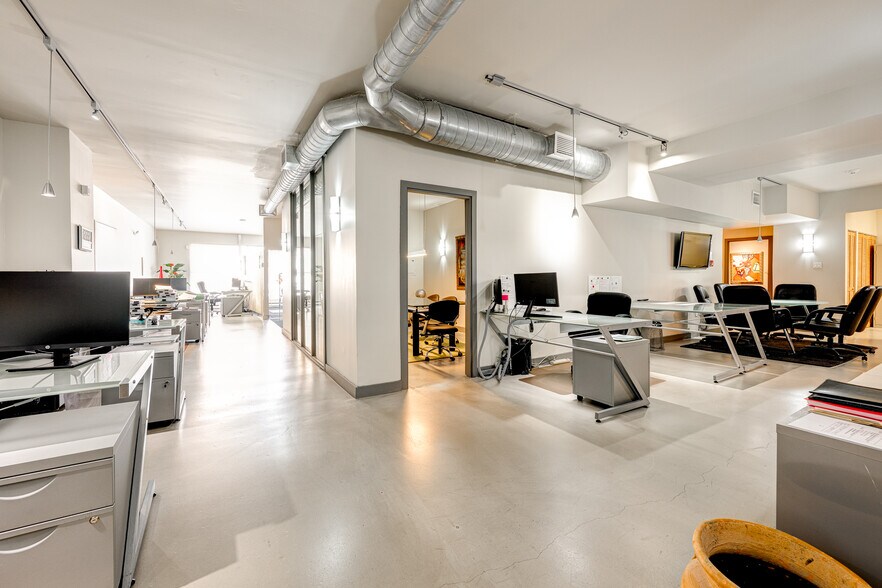 More Photos Of 2006 Rue Atateken, Montréal Apartments For Sale