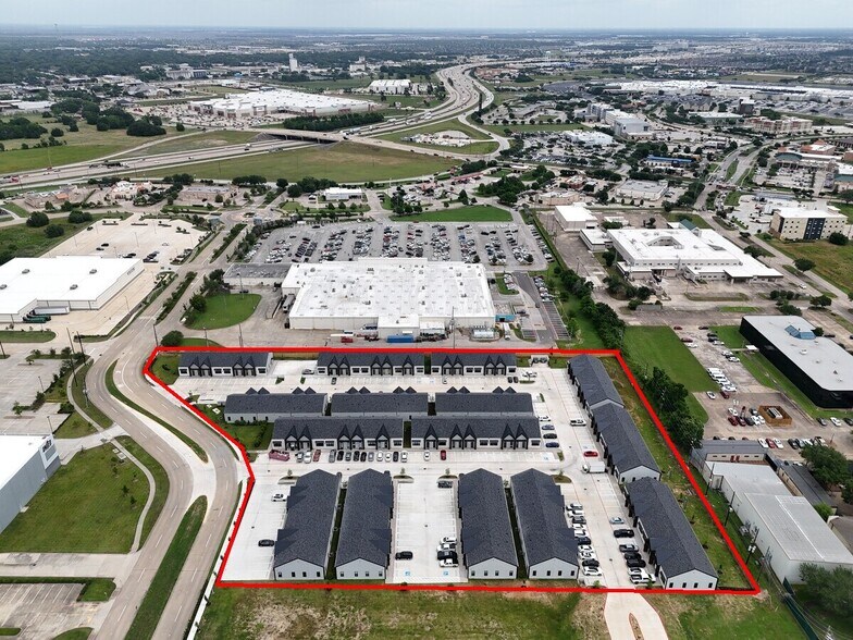 More Photos Of 1325 Main St, Katy Office Residential For Lease