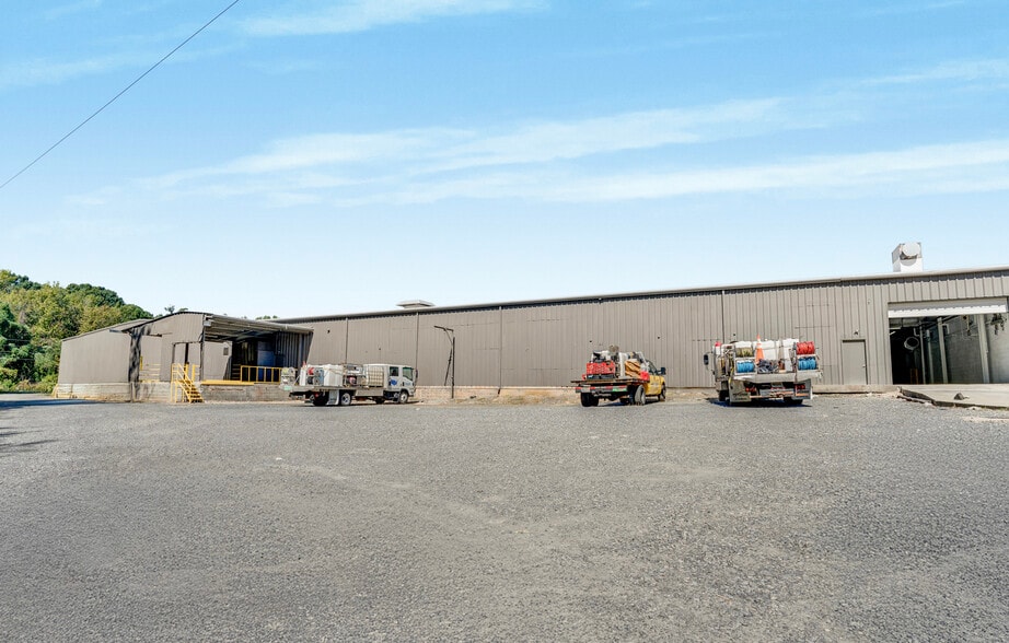 More Photos Of 1379 McDow Dr, Rock Hill Warehouse For Lease