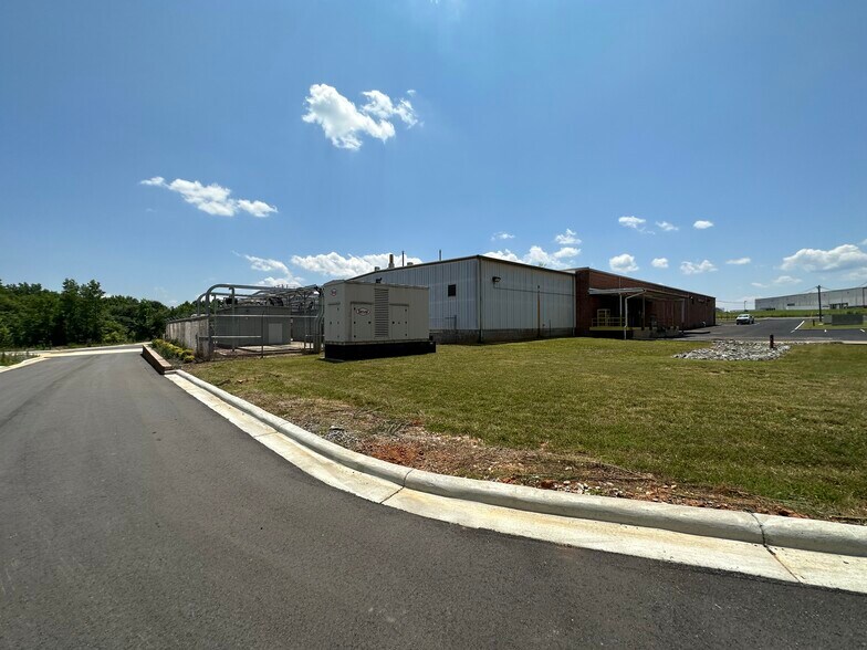 More Photos Of 119 Metrolina Dr, Shelby Manufacturing For Sale