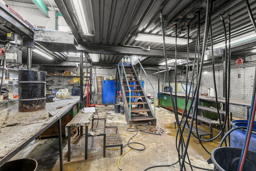 More Photos Of 3422 Flushing Rd, Flint Auto Repair For Sale