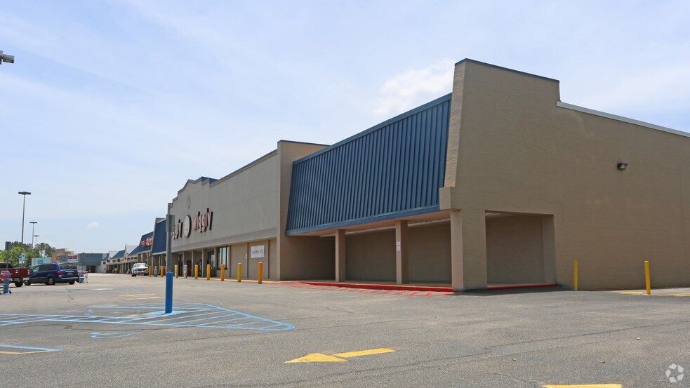 More Photos Of 1235-1267 Highway 231 S, Troy Storefront For Lease
