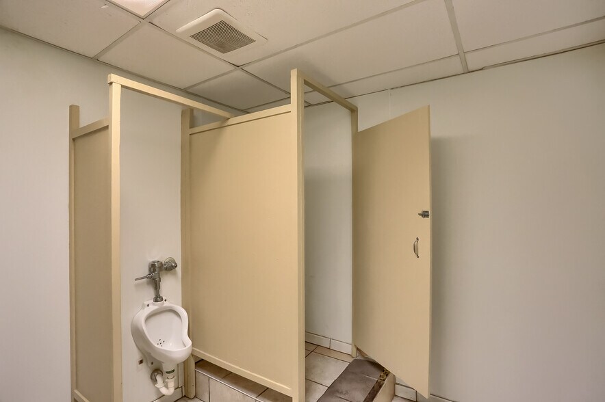 More Photos Of 7365 Denniston Ave, Pittsburgh General Retail For Sale