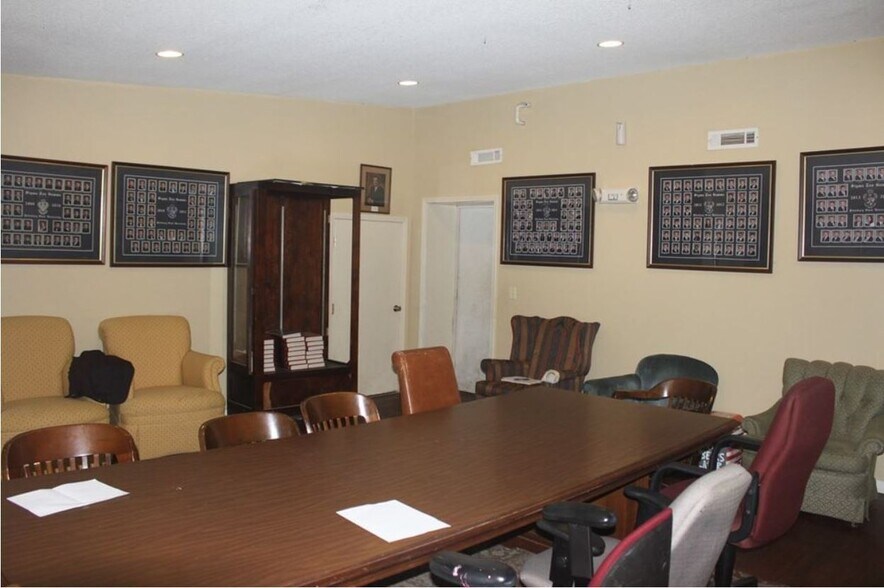 More Photos Of 1803 S Joplin St, Pittsburg Sorority Fraternity House For Sale