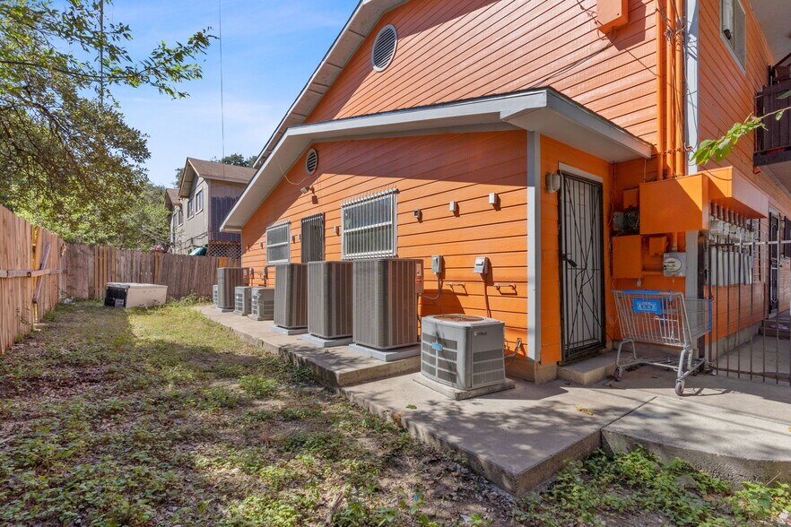 More Photos Of 8207 Sam Rayburn Dr, Austin Apartments For Sale
