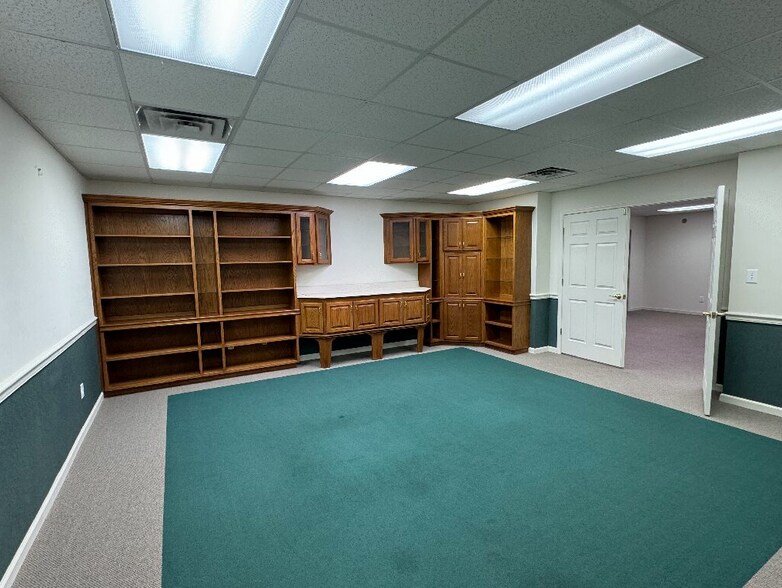 More Photos Of 103 Industrial Park Dr, Perry Distribution For Lease